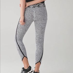 Lululemon Real Quick Tight Black White